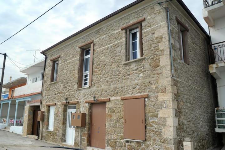 Ferienwohnung Crecian Water Front Aigeira Exterior foto