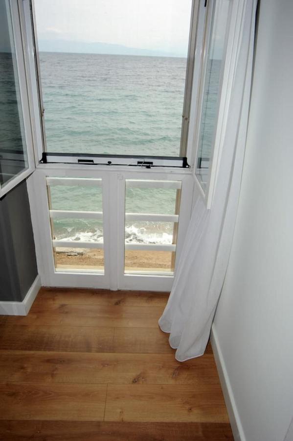 Ferienwohnung Crecian Water Front Aigeira Exterior foto